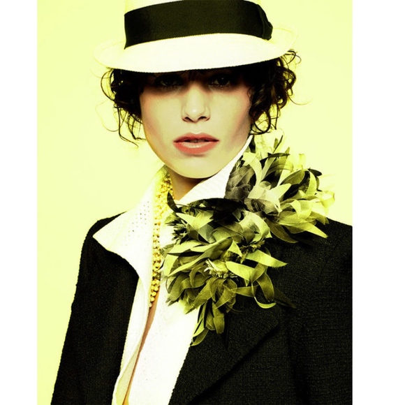 Beyonce's CHANEL 17C Runway Black Fedora Hat - Picture 6 of 8